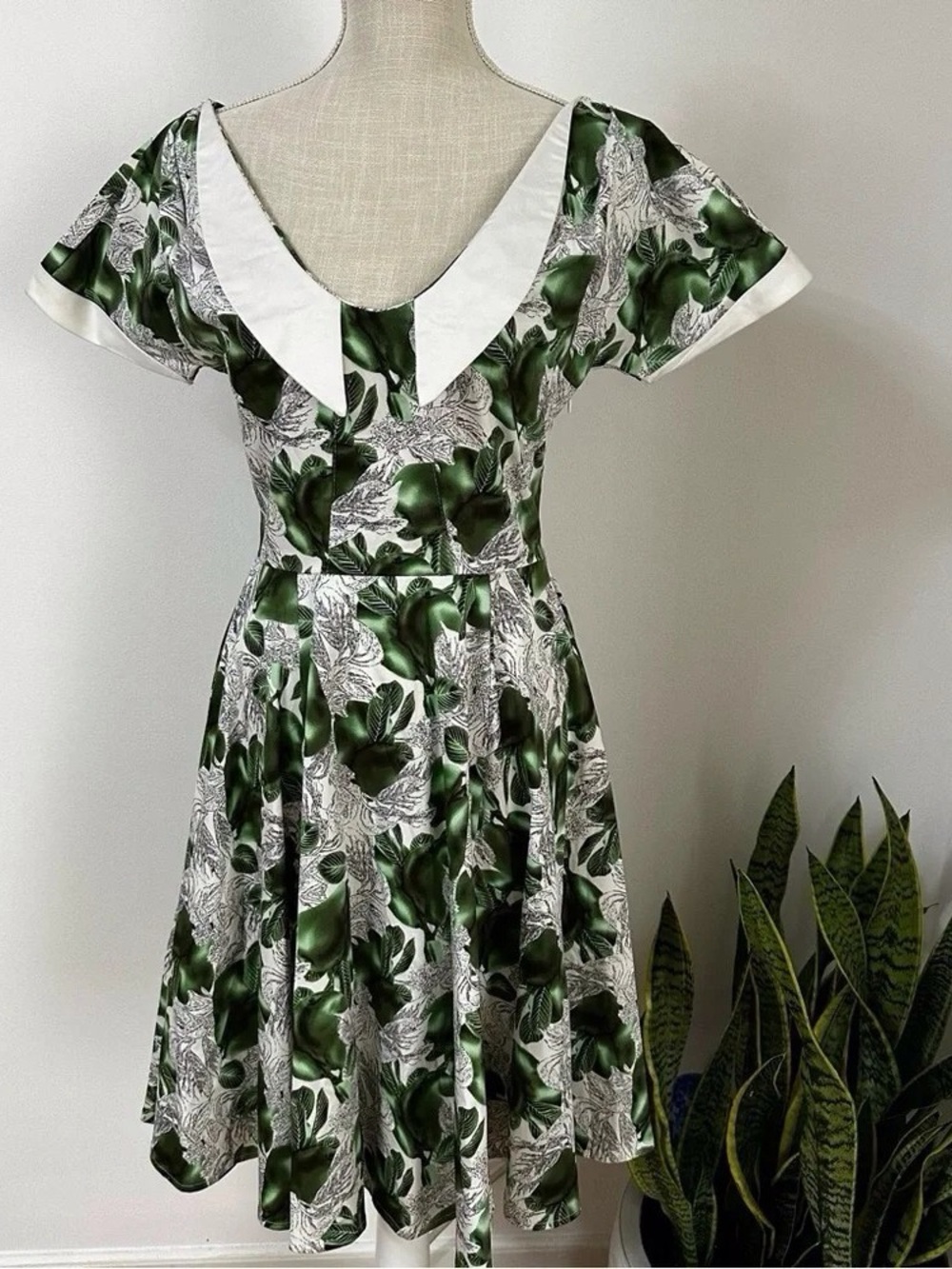 Green Floral-Print Mini Dress with White Peter Pan Collar